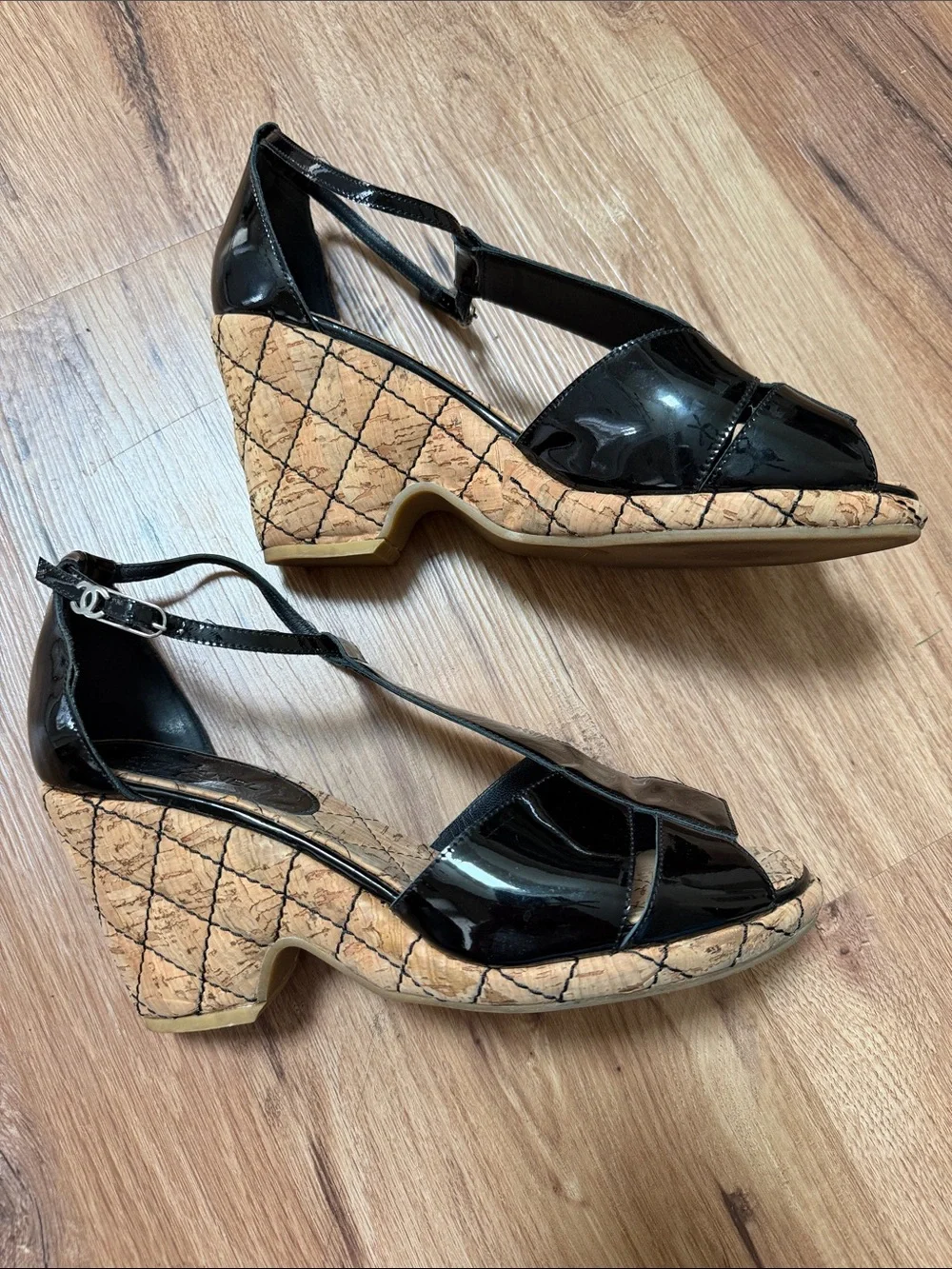 CHANEL Black Patent Leather Cork Wedge Sandals, AUTHENTICATED, size 10 (40)